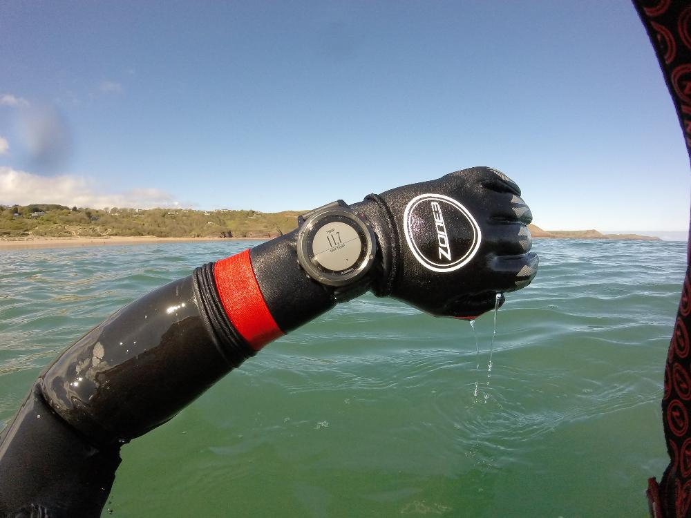 Measuring sea temperature when swimming